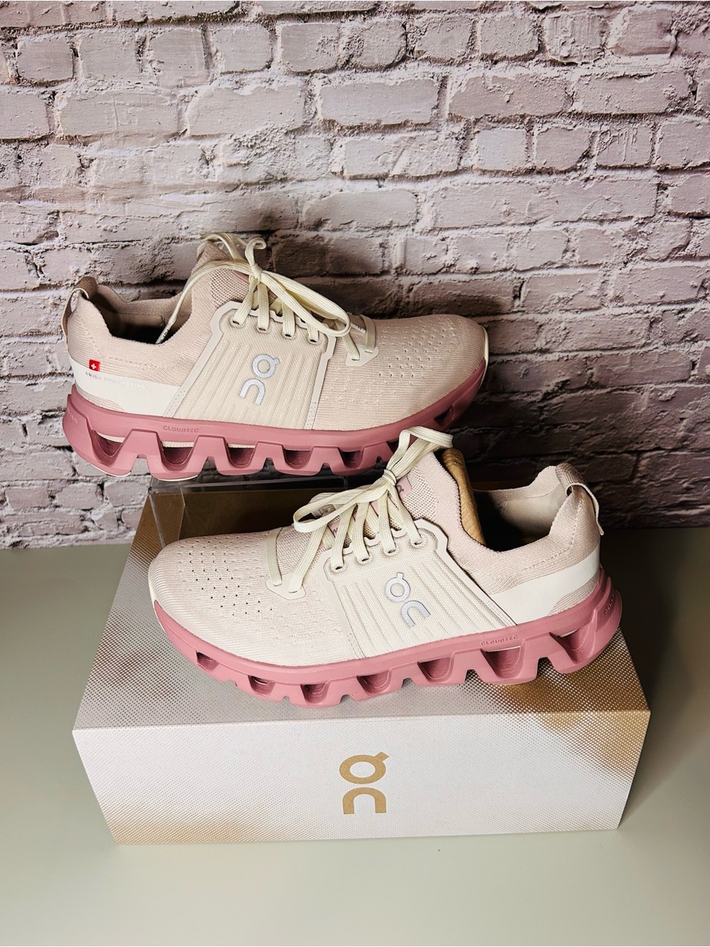 On Cloudswift 4 Women’s Athletic Shoe Pink New - Picture 7 of 7